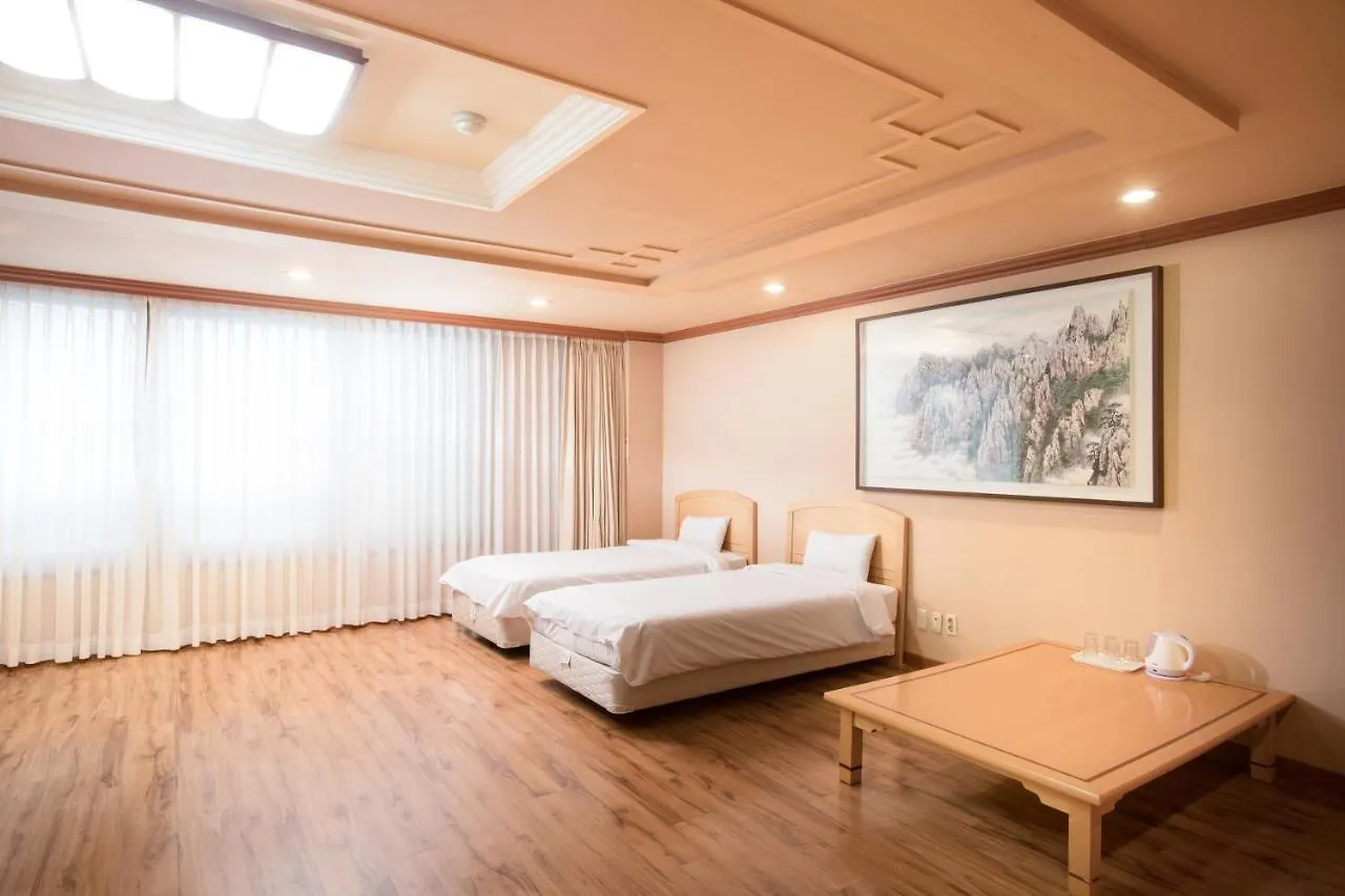 Jeju Hawaii Hotel 3*,